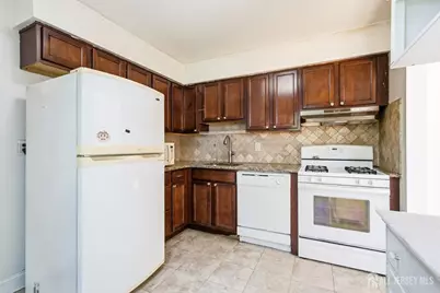 51 Pheasant Run, Edison, NJ 08820 - Photo 9