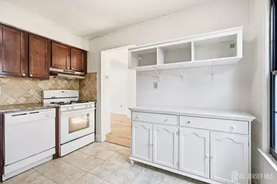 51 Pheasant Run, Edison, NJ 08820 - Photo 11