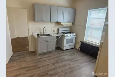 69 W Somerset Street W #E, Raritan, NJ 08869 - Photo 3