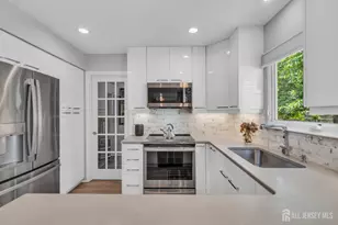 4 Dennison Pl, Plainsboro Township, NJ 08536 - Photo 11
