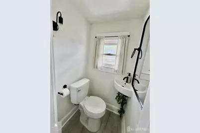 [Address not provided], Woodbridge Township, NJ 07095 - Photo 21