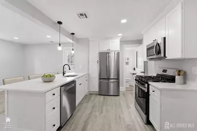 [Address not provided], Woodbridge Township, NJ 07095 - Photo 17