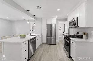 [Address not provided], Woodbridge Township, NJ 07095 - Photo 17