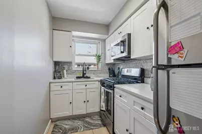 43 Gramercy Gardens #B, Middlesex, NJ 08846 - Photo 3