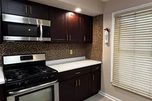 120 Magee Ct, East Brunswick Township, NJ 08816 - Photo 5