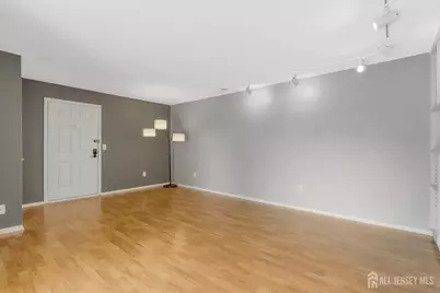 38 Foxhall Common, Middlesex, NJ 08846 - Photo 3