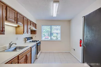 160 Hampshire Drive, Plainsboro Township, NJ 08536 - Photo 9