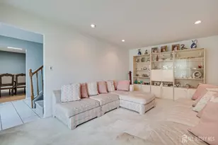 10 Patriot Ct, Edison, NJ 08820 - Photo 33