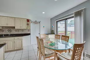 10 Patriot Ct, Edison, NJ 08820 - Photo 15