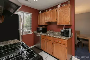 99 Park Gate Dr, Edison, NJ 08820 - Photo 11