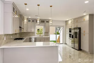 46 Foyer St, Edison, NJ 08817 - Photo 3