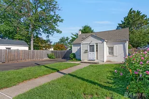 96 Conover Pl, Middlesex, NJ 08846 - Photo 1