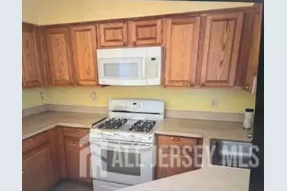 1031 Dogwood Court, New Brunswick, NJ 08901 - Photo 5