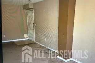 1031 Dogwood Ct, New Brunswick, NJ 08901 - Photo 3