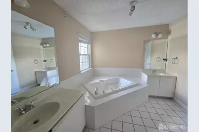 28 Inverness Drive, Edison, NJ 08820 - Photo 9