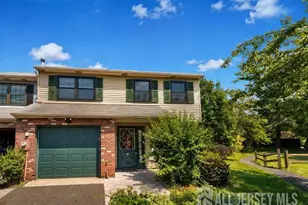 17 Walton Ct, East Brunswick Township, NJ 08816 - Photo 1