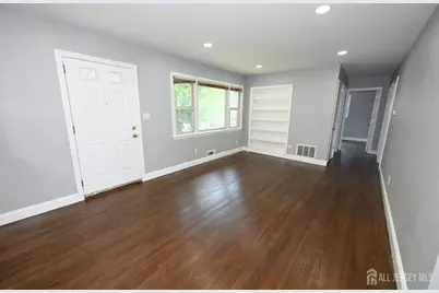 210 S 9th Avenue S, Highland Park, NJ 08904 - Photo 9