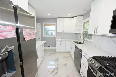 210 S 9th Avenue S, Highland Park, NJ 08904 - Photo 5