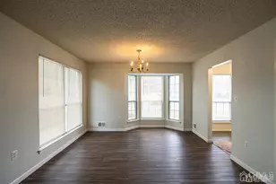 361 Hadleigh Ln, North Brunswick Township, NJ 08902 - Photo 5