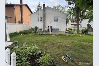 211 E Louis Place E, Iselin, NJ 08830 - Photo 27