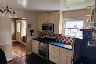 211 E Louis Pl E, Iselin, NJ 08830 - Photo 9