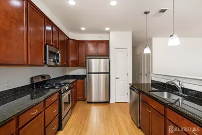 16 N Market Square, Plainsboro Township, NJ 08536 - Photo 11