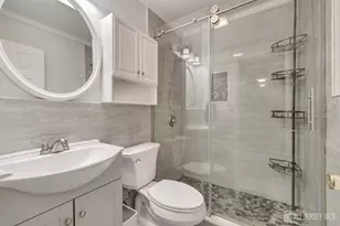 12 Pierrepont Ave, Middlesex, NJ 08846 - Photo 17