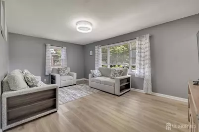 12 Pierrepont Avenue, Middlesex, NJ 08846 - Photo 5