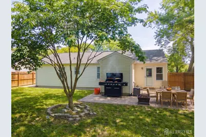 12 Pierrepont Avenue, Middlesex, NJ 08846 - Photo 21