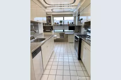 112 Beverly Hills Terrace #E, Woodbridge Township, NJ 07095 - Photo 9