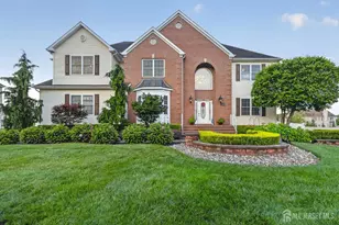 5 Adam Ct, Monroe Township, NJ 08831 - Photo 1