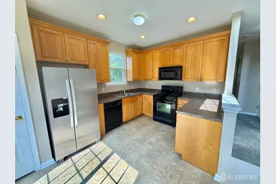 216 Alder Court, New Brunswick, NJ 08901 - Photo 7