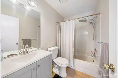 35 E Byrnes Lane E, Sayreville, NJ 08872 - Photo 5