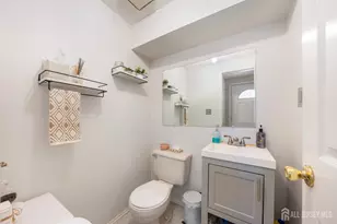 35 E Byrnes Ln E, Sayreville, NJ 08872 - Photo 9