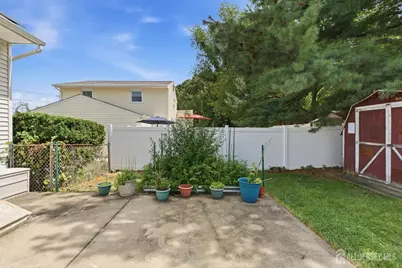 21 S Heathcote Avenue S, Edison, NJ 08817 - Photo 39
