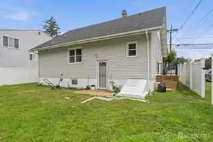 18 Fox Rd, Edison, NJ 08817 - Photo 31