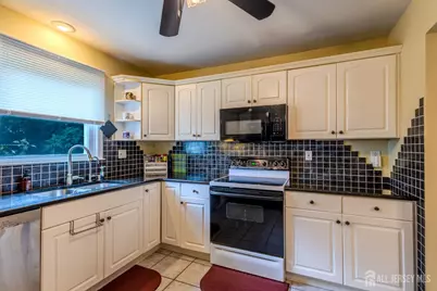 10 Devonshire Road, Sayreville, NJ 08859 - Photo 17