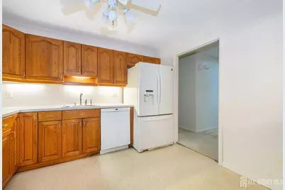 195 Hidden Hollow Court, Edison, NJ 08820 - Photo 9