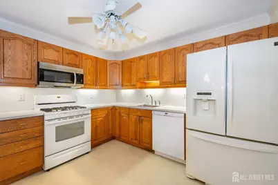 195 Hidden Hollow Court, Edison, NJ 08820 - Photo 7