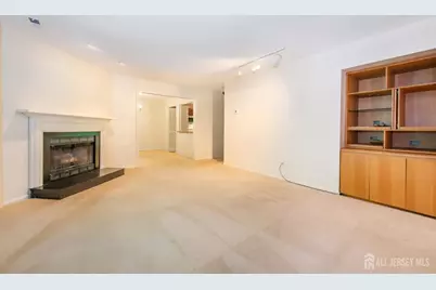 195 Hidden Hollow Court, Edison, NJ 08820 - Photo 3