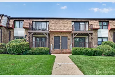 809 N Oaks Boulevard, North Brunswick Township, NJ 08902 - Photo 1