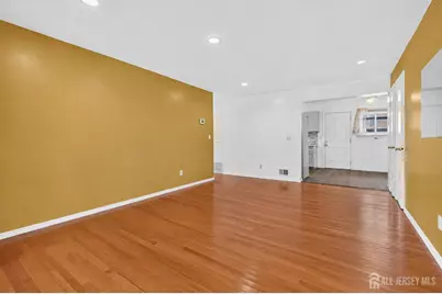 809 N Oaks Boulevard, North Brunswick Township, NJ 08902 - Photo 9