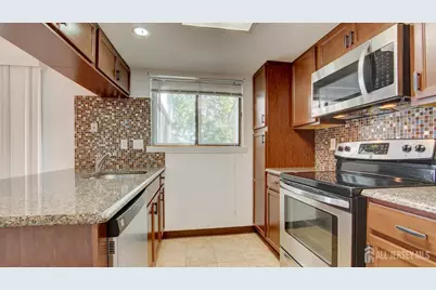 94 Salix Plaza #B, Monroe Township, NJ 08831 - Photo 11