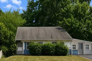52 Pinetree Dr, Sayreville, NJ 08859 - Photo 1