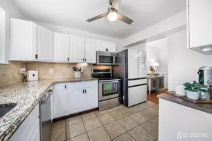 138 Stratford Ct, Hillsborough Township, NJ 08844 - Photo 5