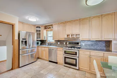 221 N Hill Road, Colonia, NJ 07067 - Photo 9