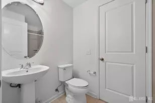 197 Roosevelt Dr, Wood Ridge, NJ 07075 - Photo 5