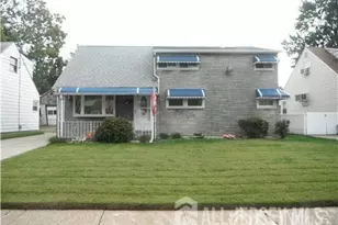 13 Laurel St, Carteret, NJ 07008 - Photo 1