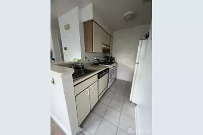 152 Longfield Court, East Brunswick Township, NJ 08816 - Photo 3