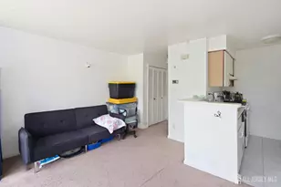 152 Longfield Ct, East Brunswick Township, NJ 08816 - Photo 3